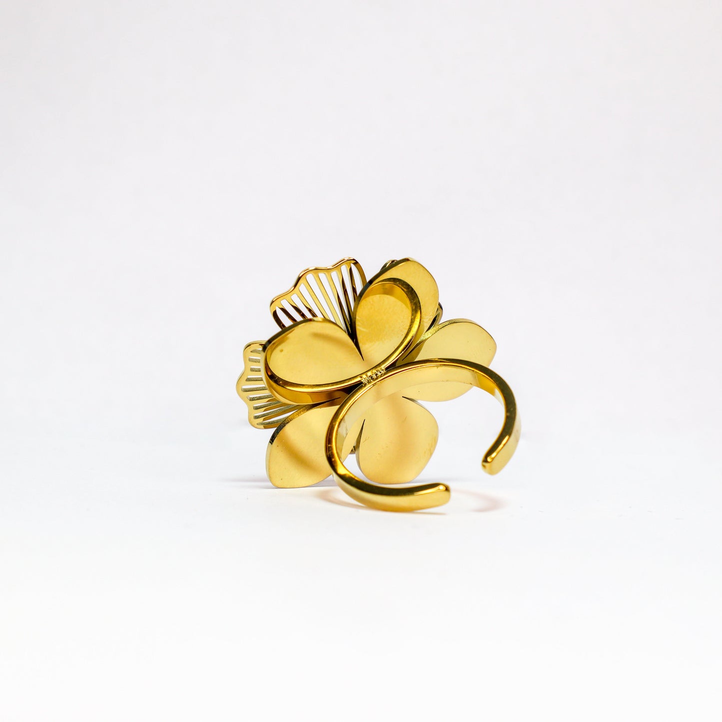 Statement flower ring